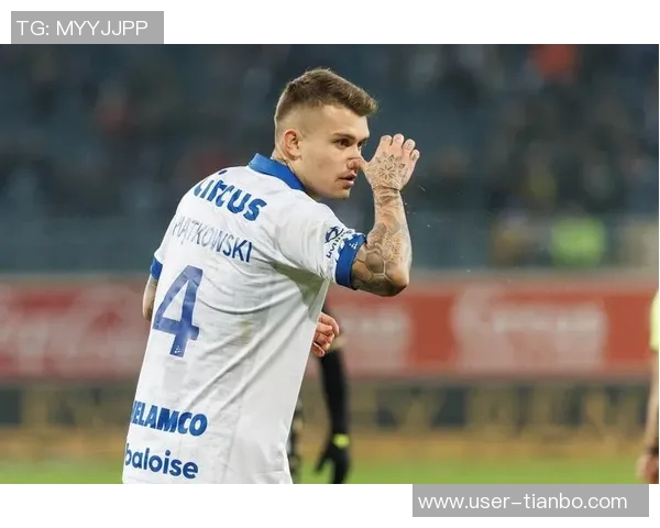 莱斯特城前球员纽根特加盟第八级球队担任球员兼教练职务